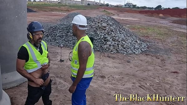 Os funcionários da obra da prefeit… Sozinhos no serviço reso fuder nas tubulação