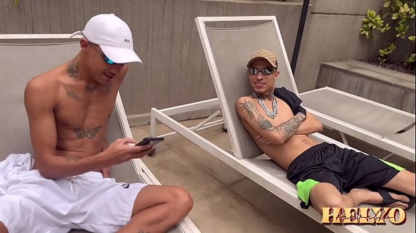 O NOVINHO ME MOSTROU OS VÍDEOS DELE E FIZ ELE CAI NA ROLA