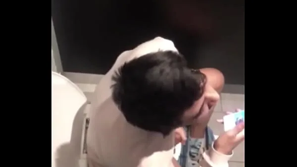 Banheirão gay brasil