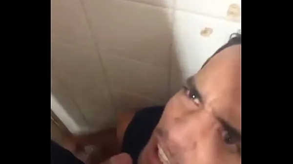 Saindo para o trabalho passei do no banheiro da estação da Luz em São Paulo e fodi com nove machos – FULL RED