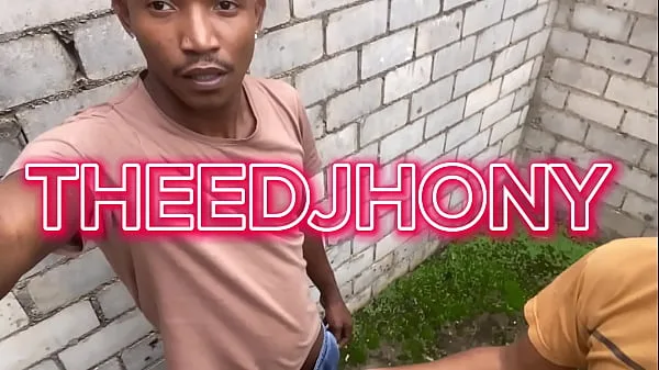 NEGÃO BRASILEIRO COMENDO MADURO SEM DO