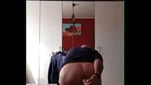 Ops68ops come sempre con un dildo nel culo